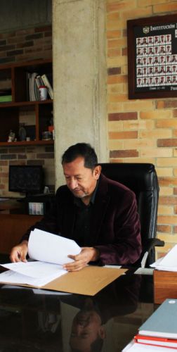 Rector Colegio Laura Vicuña